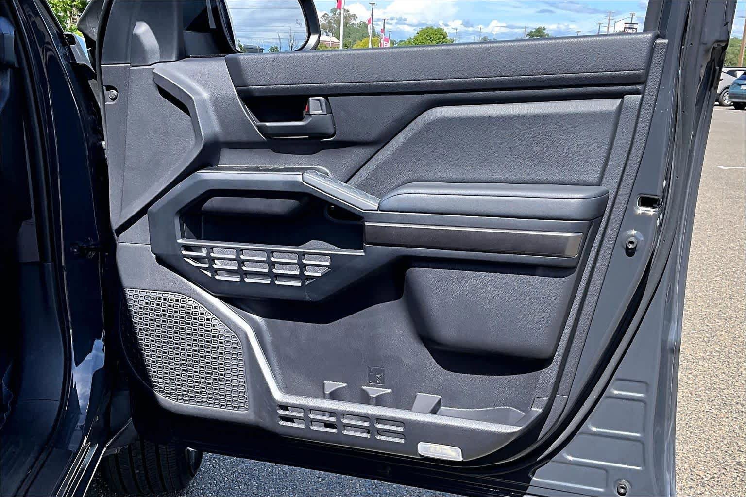 Used 2025 Toyota 4Runner SR5 AWD/4WD image 22
