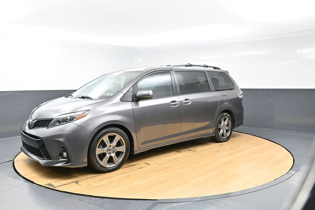 Used 2018 Toyota Sienna SE FWD image 7