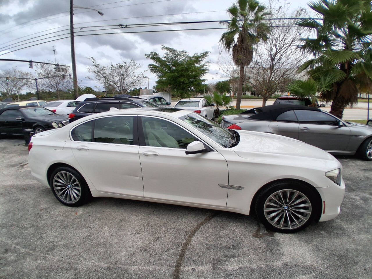 Used 2012 BMW 740i RWD image 5