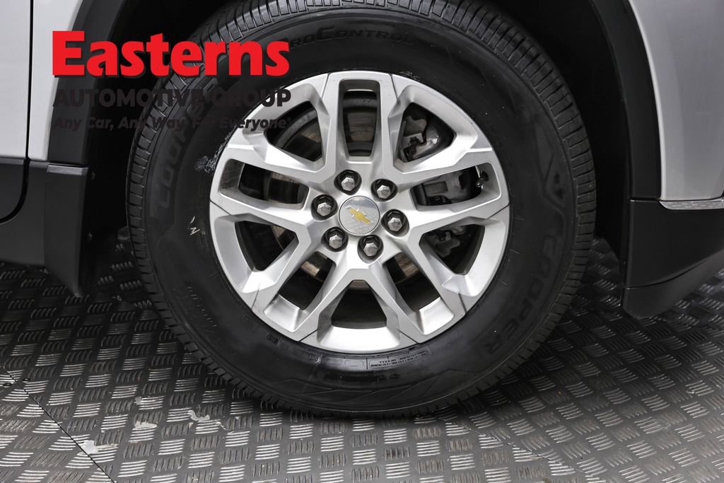 Used 2021 Chevrolet Traverse LT image 31