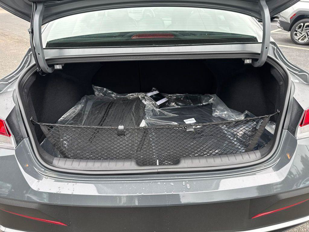 New 2026 Hyundai Elantra SEL Sport FWD image 8