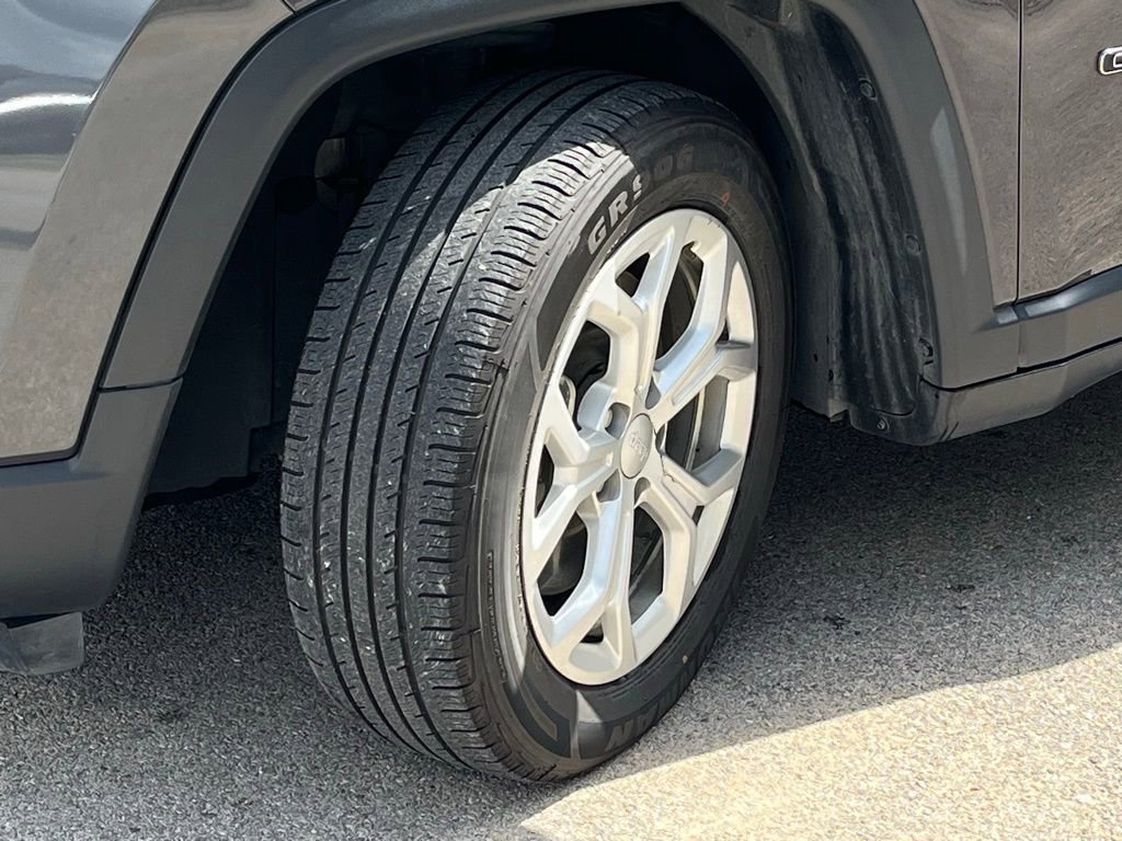 Used 2024 Jeep Compass Latitude AWD/4WD image 10