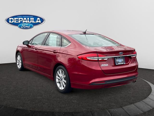 Used 2017 Ford Fusion SE image 3