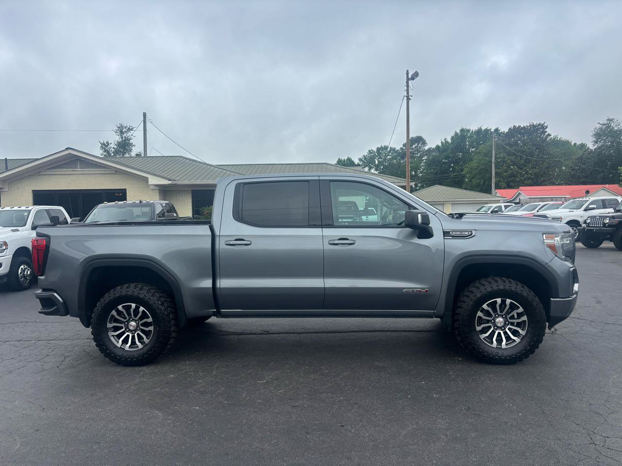 Used 2020 GMC Sierra 1500 AT4 w/ AT4 Preferred Package AWD/4WD image 4