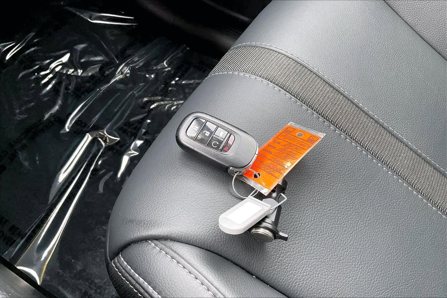 Used 2024 Honda Pilot Touring image 11