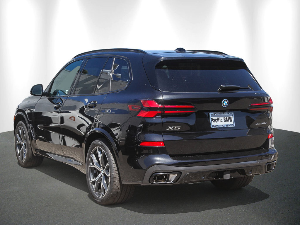 New 2026 BMW X5 xDrive50e w/ M Sport Package AWD/4WD image 4