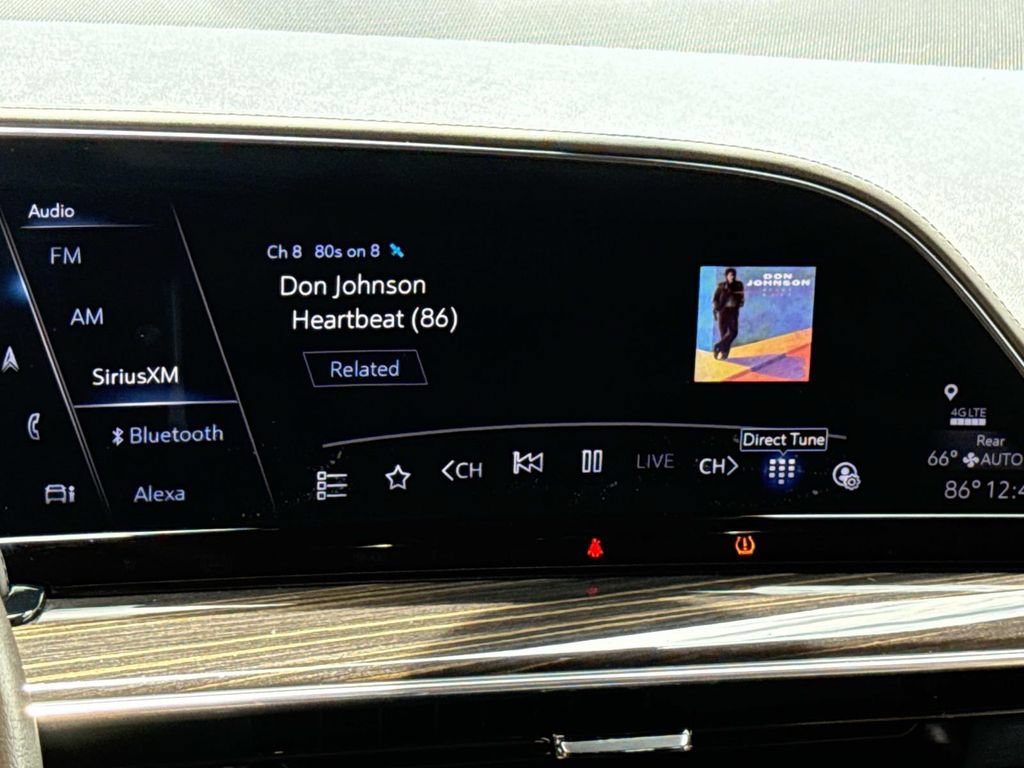 Used 2021 Cadillac Escalade ESV Premium Luxury w/ Driver Assist Tech Package AWD/4WD image 33