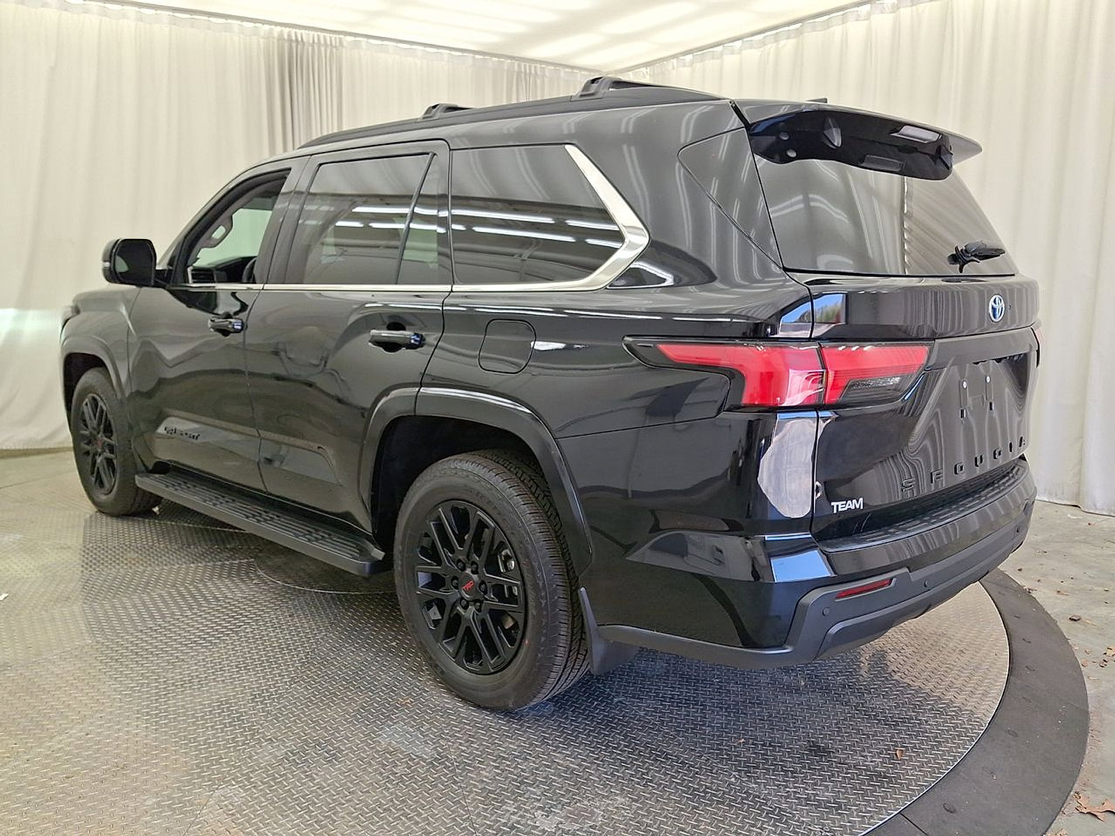 Certified 2024 Toyota Sequoia SR5 w/ SR5 Premium Package AWD/4WD image 22