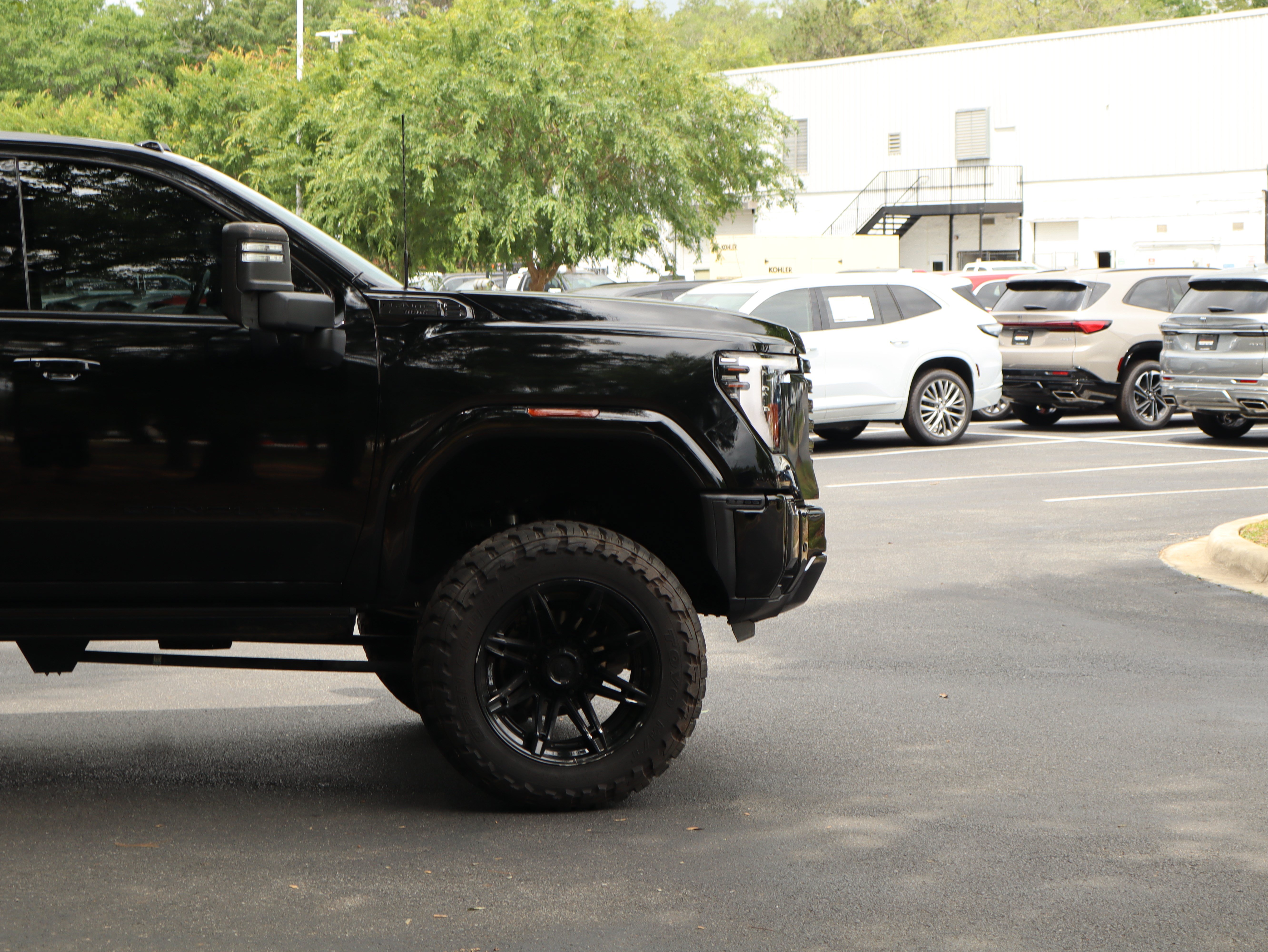 Used 2024 GMC Sierra 2500 Denali Ultimate AWD/4WD image 11