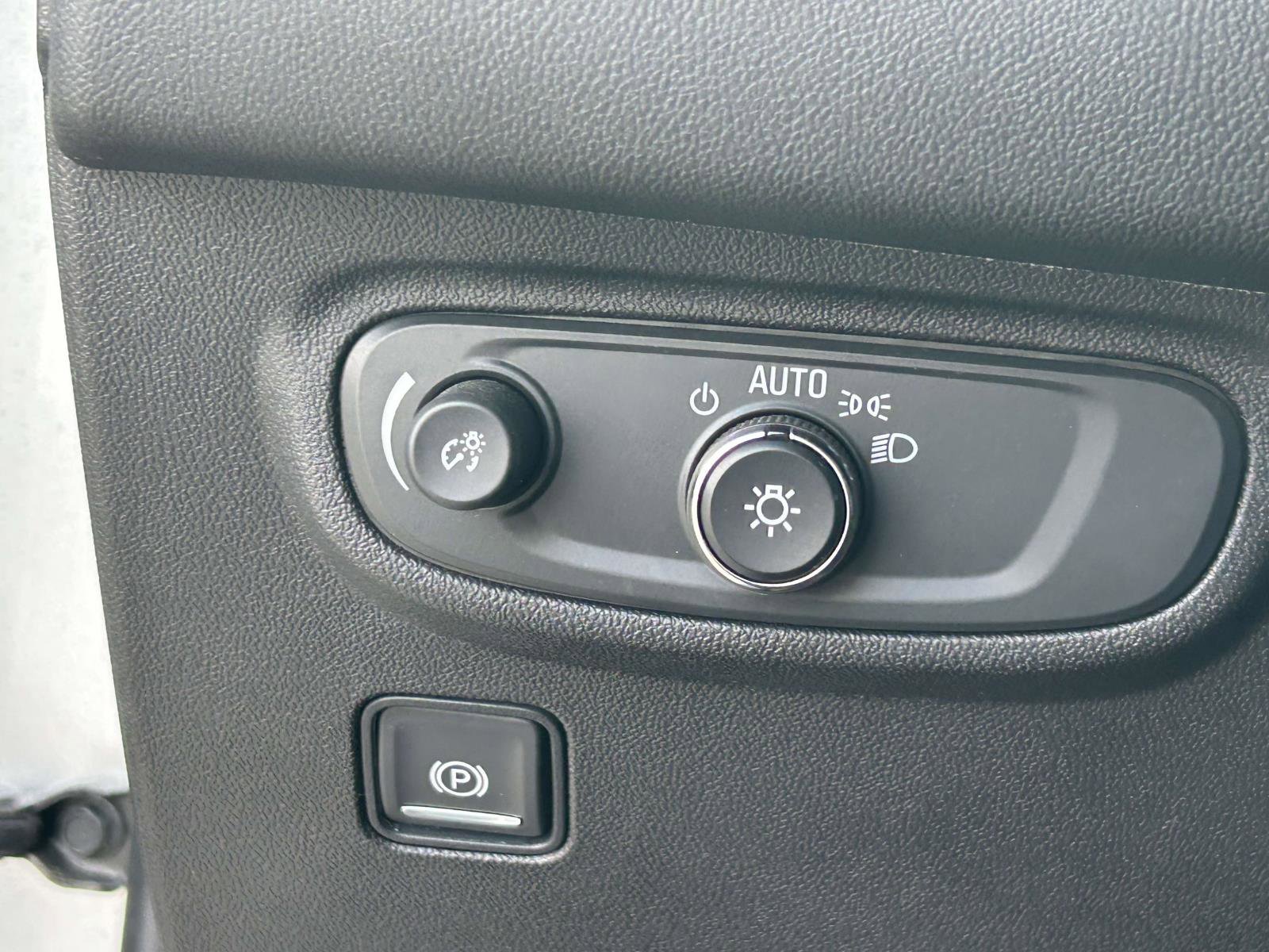 Used 2022 GMC Terrain SLE w/ Driver Convenience Package image 20