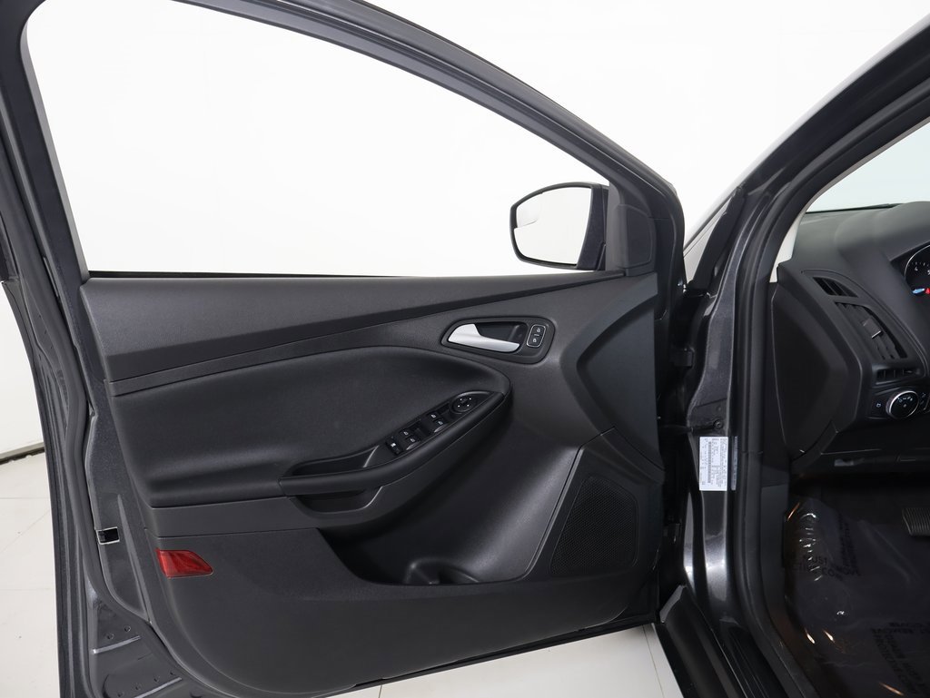 Used 2017 Ford Focus SE image 18