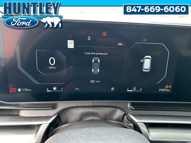 Used 2025 Kia Carnival SX w/ SX Dark Edition Package image 35