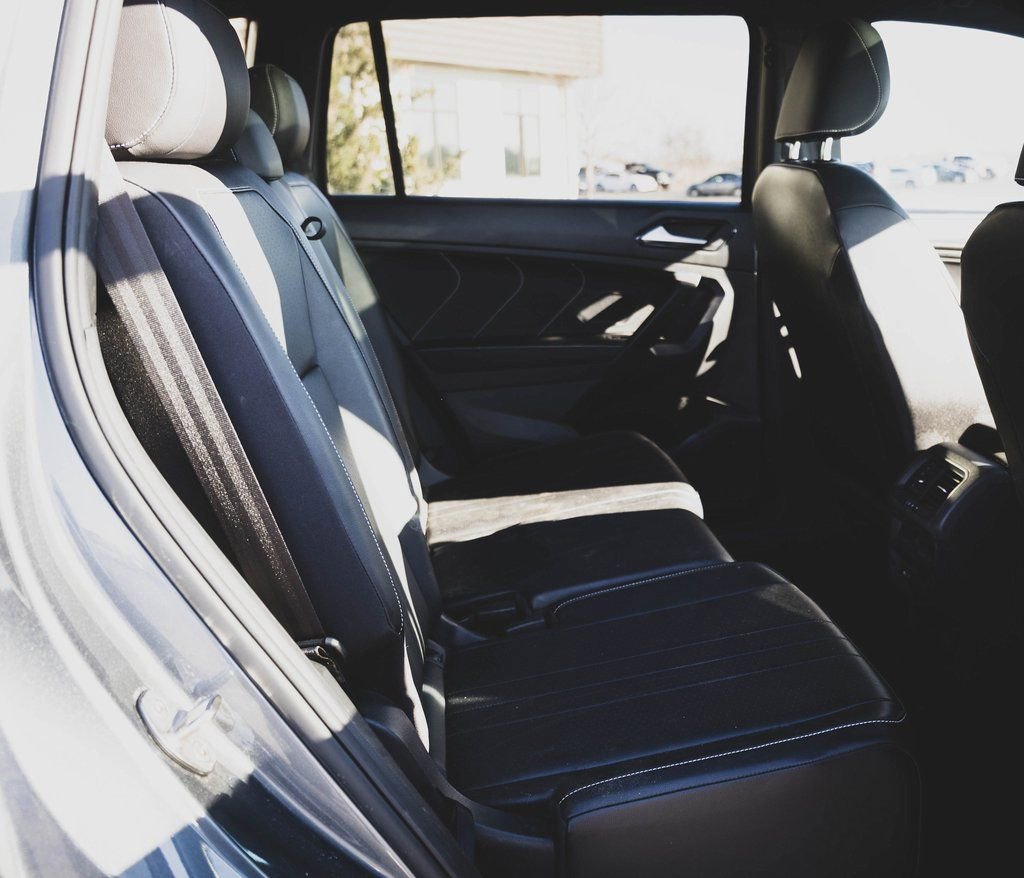 Used 2022 Volkswagen Tiguan SE R-Line image 29