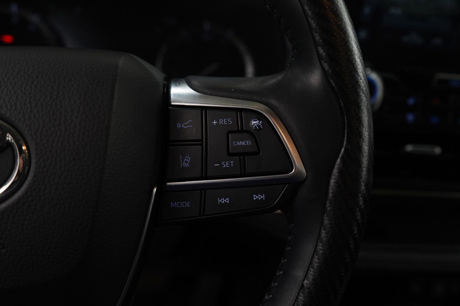 Used 2020 Toyota Highlander Limited image 17