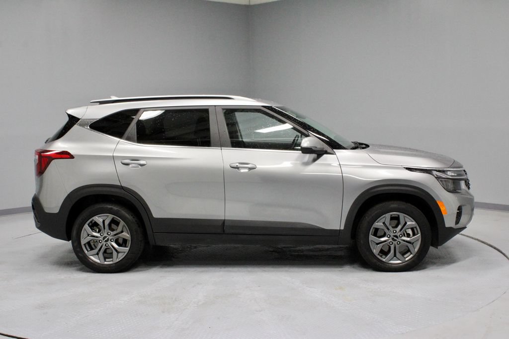 Used 2024 Kia Seltos S AWD/4WD image 13