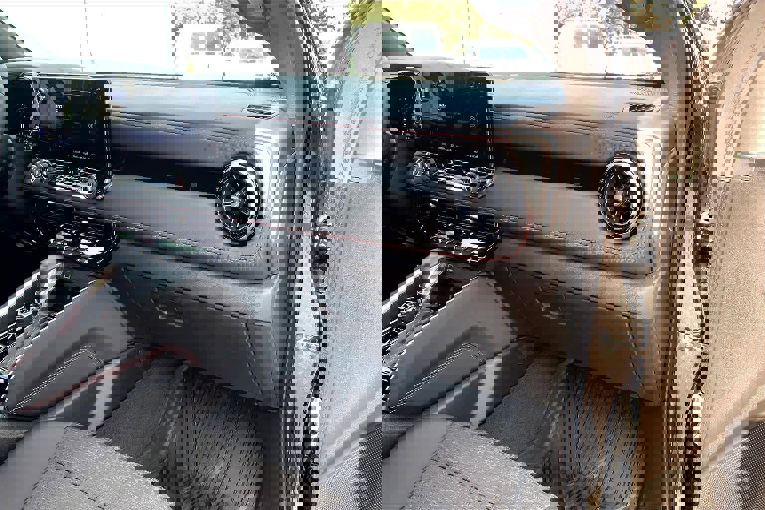 Certified 2024 Chevrolet Colorado Z71 w/ LPO, Dark Essentials Package image 18