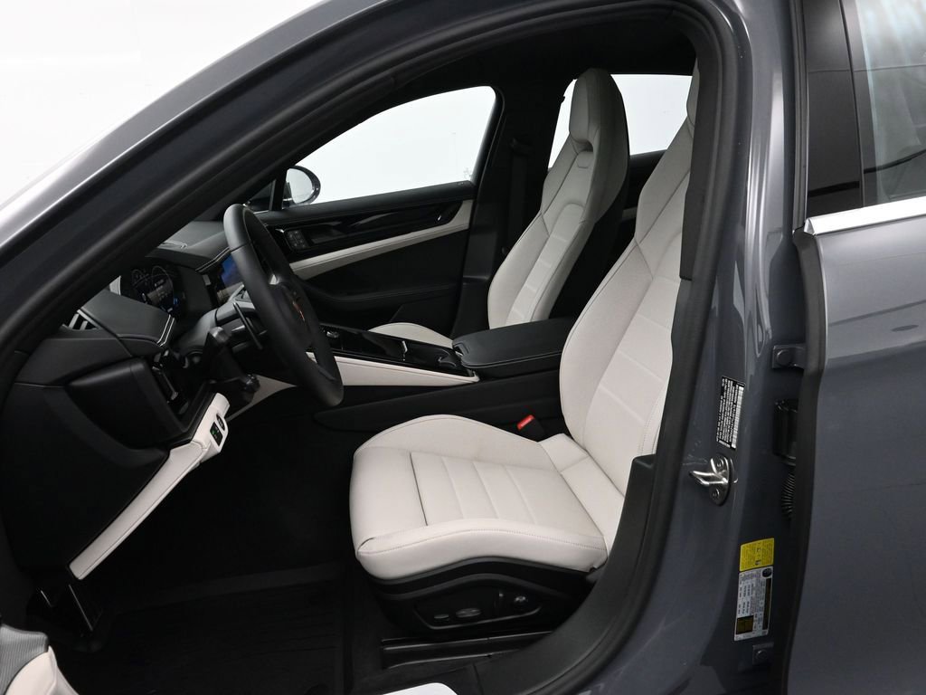 Used 2026 Porsche Panamera image 5