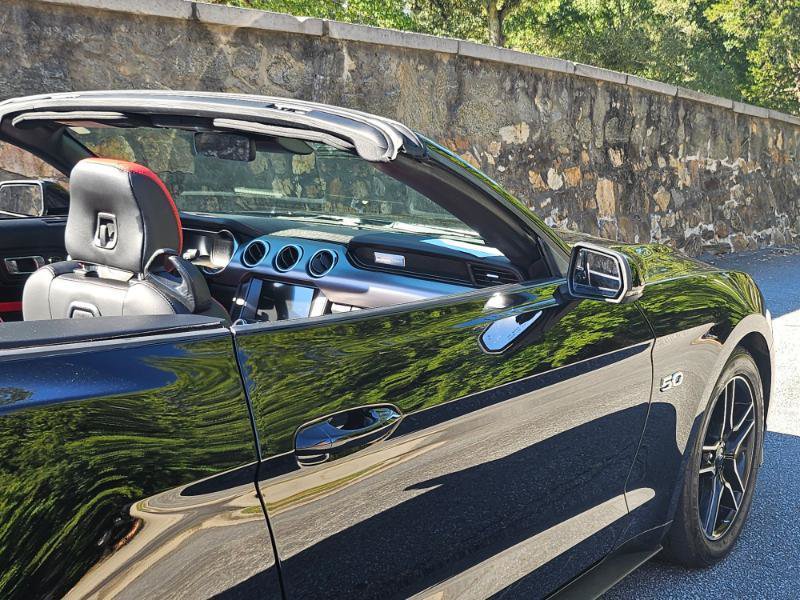 Used 2018 Ford Mustang GT Premium w/ Equipment Group 401A RWD image 29