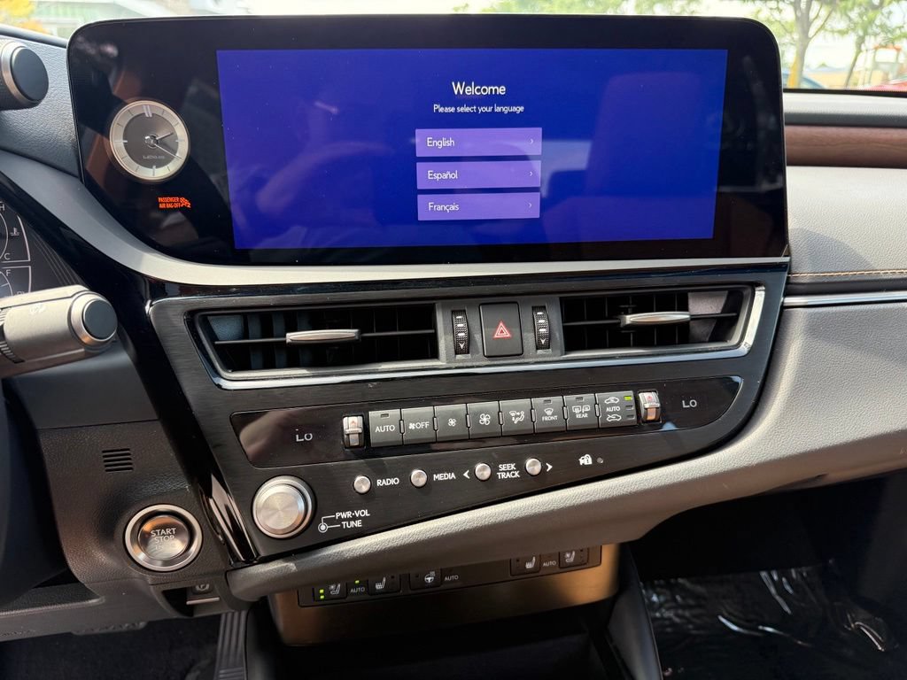 Used 2024 Lexus ES 350 w/ Premium Package FWD image 12
