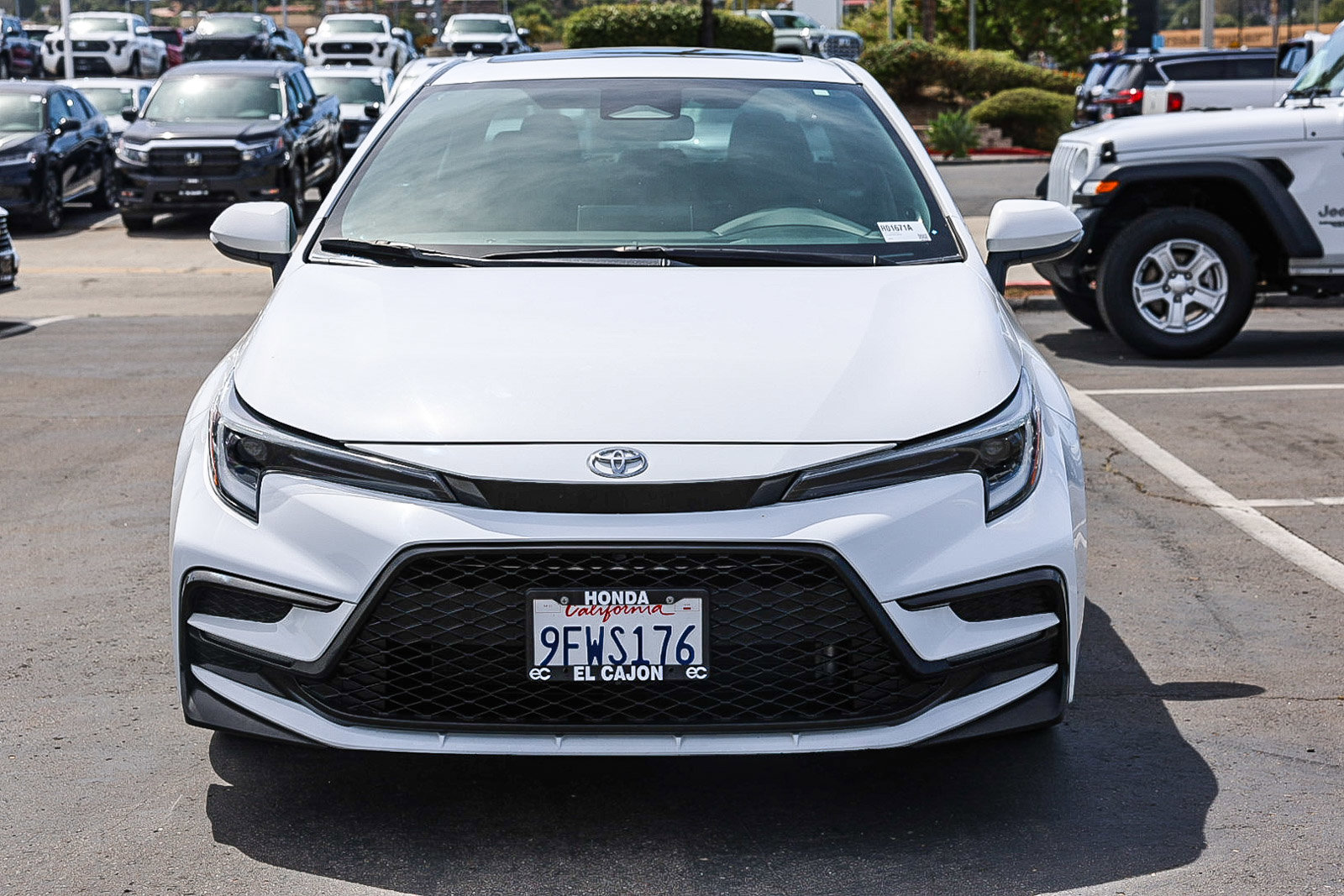 Used 2023 Toyota Corolla SE w/ SE Premium Package FWD image 19