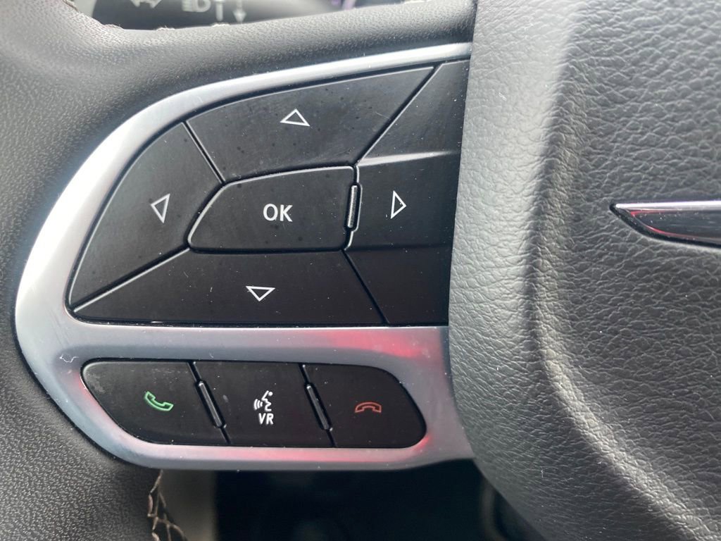 Used 2023 Chrysler Voyager LX image 8