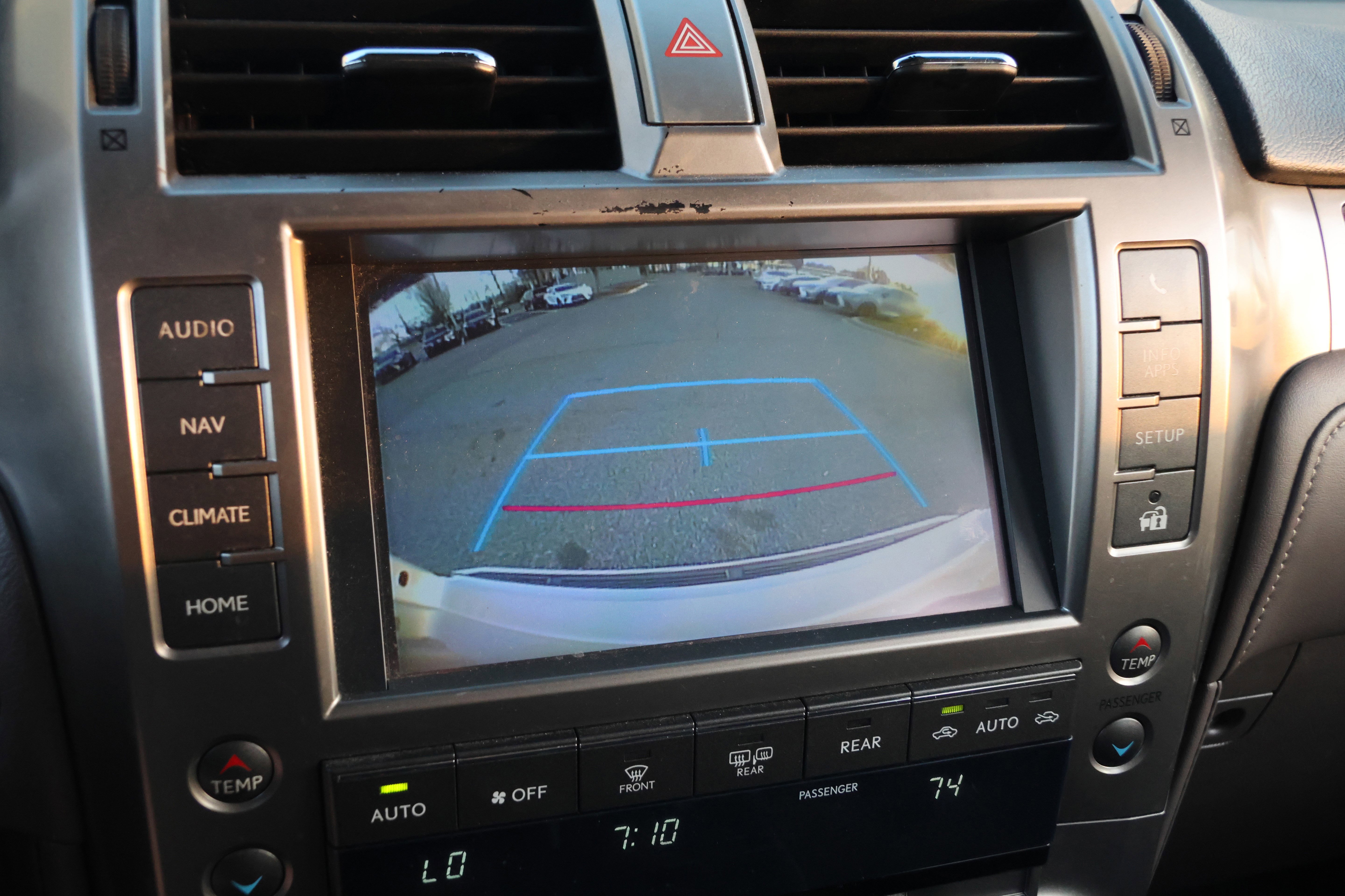 Used 2015 Lexus GX 460 w/ Premium Package image 25