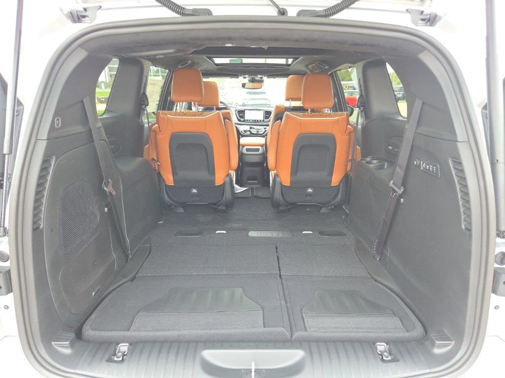 New 2026 Chrysler Pacifica Pinnacle image 8
