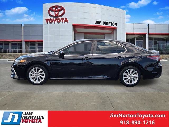 Used 2021 Toyota Camry LE FWD image 4