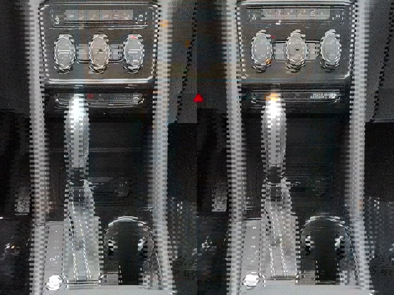 Used 2023 Volkswagen Atlas SE w/ Panoramic Sunroof Package image 19