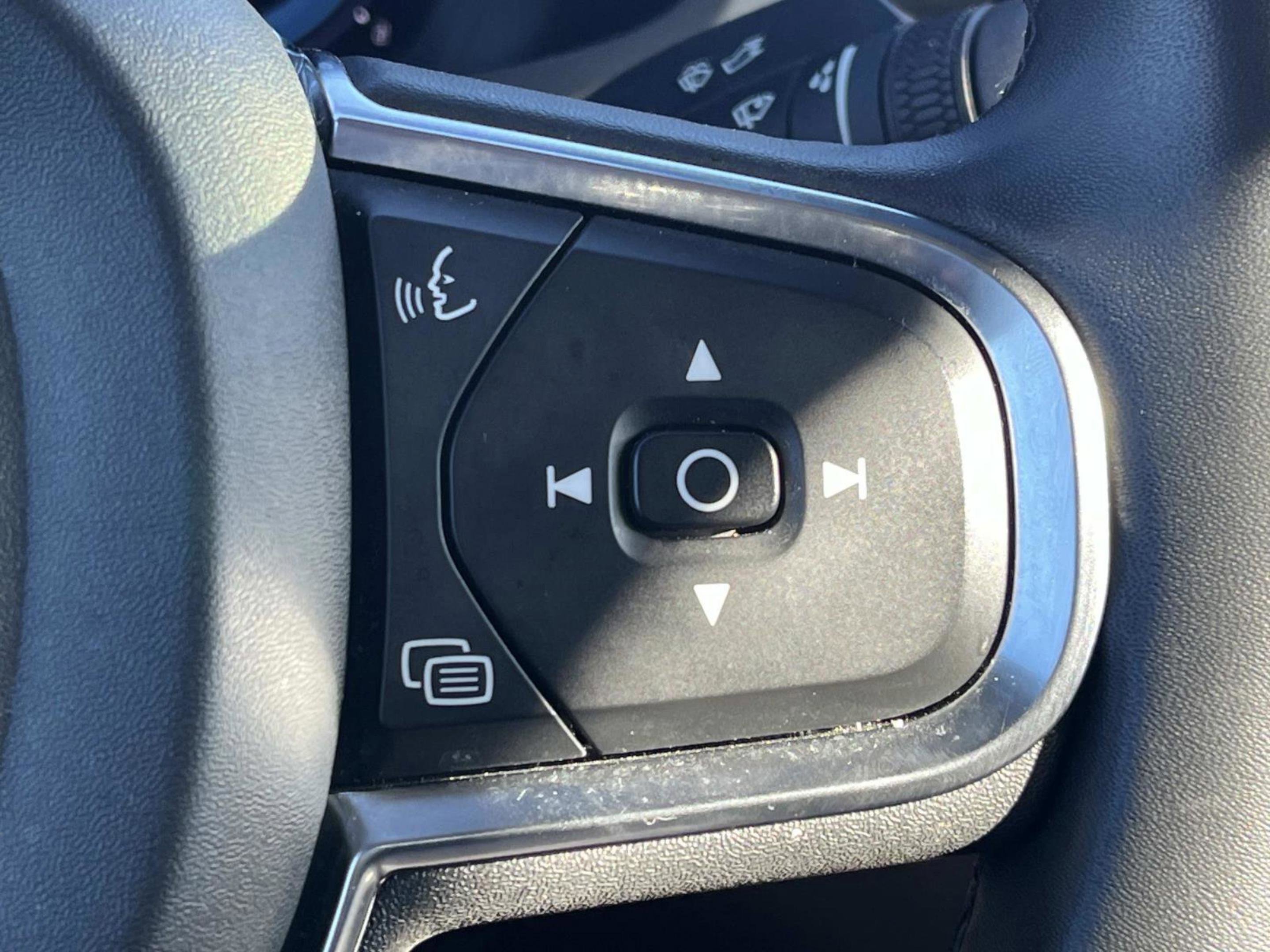 Used 2024 Volvo S60 B5 Core image 32