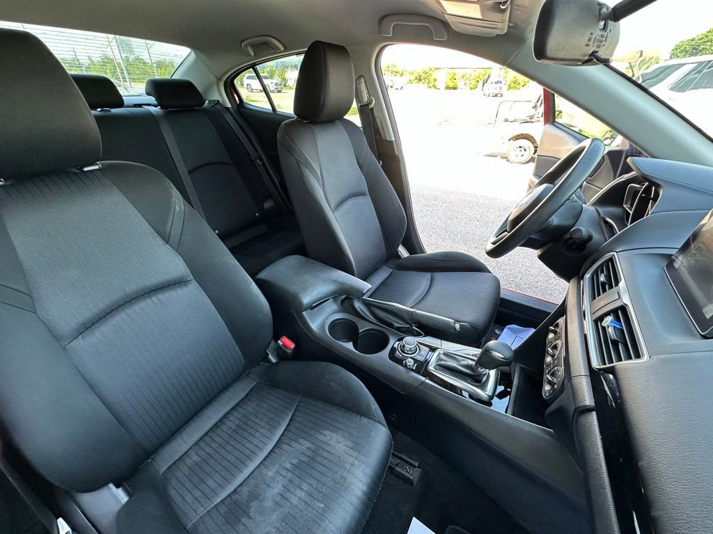 Used 2016 MAZDA MAZDA3 i Sport FWD image 10