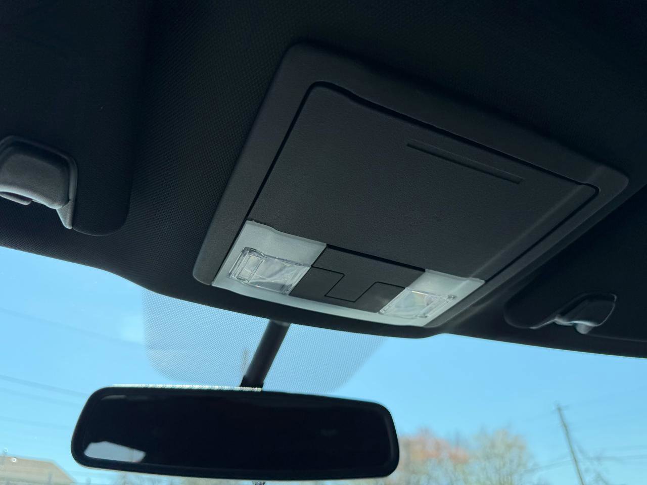 Used 2018 Ford Explorer XLT w/ Equipment Group 202A image 14