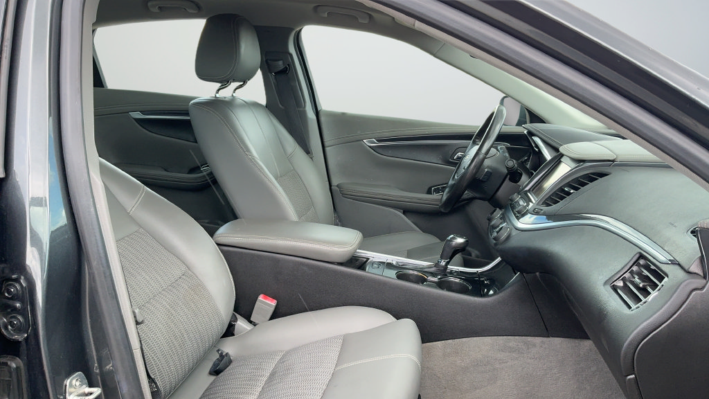 Used 2019 Chevrolet Impala LT FWD image 20