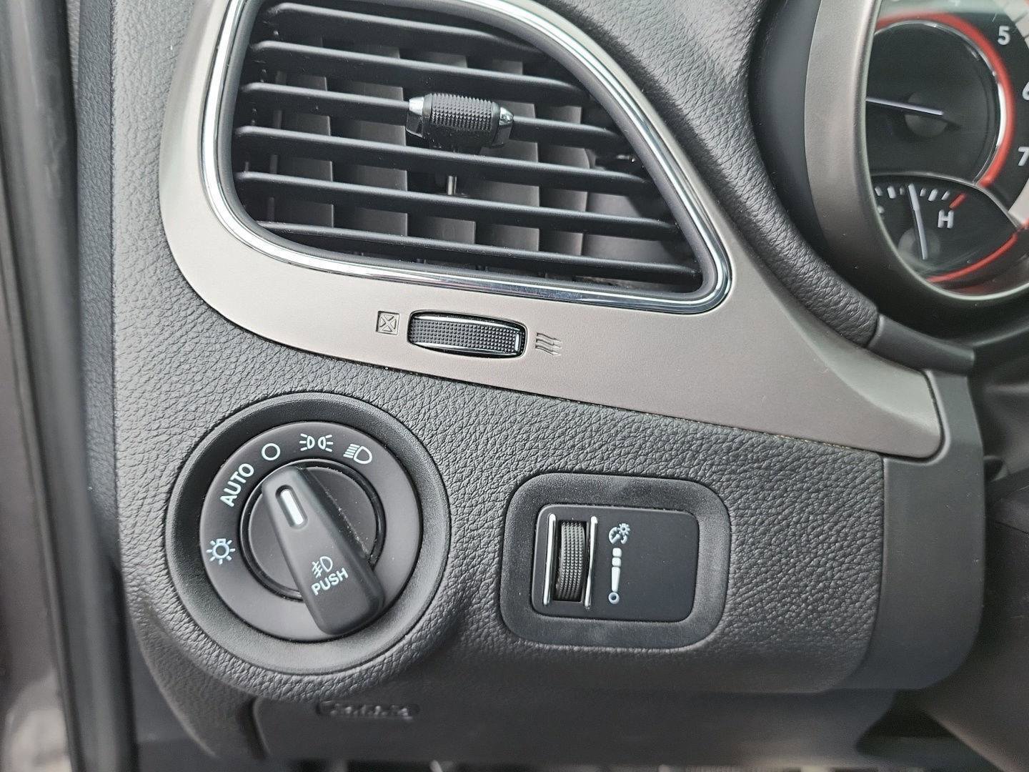 Used 2015 Dodge Journey Crossroad w/ Flexible Seating Group image 18