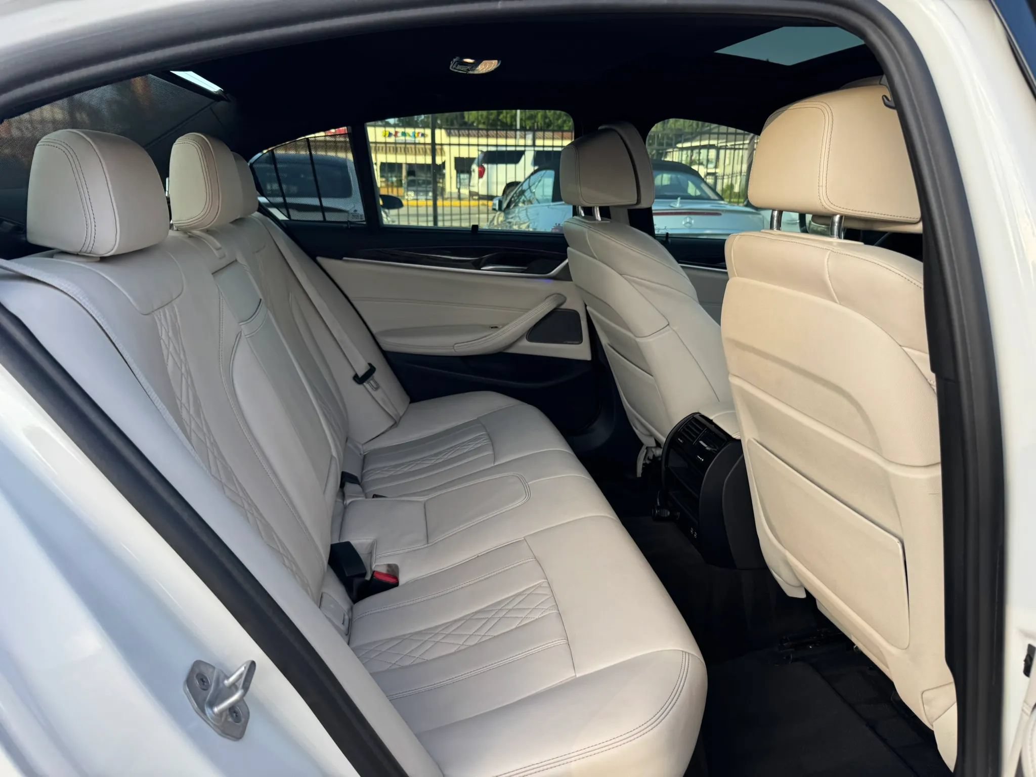 Used 2021 BMW M550i xDrive w/ Executive Package AWD/4WD image 26