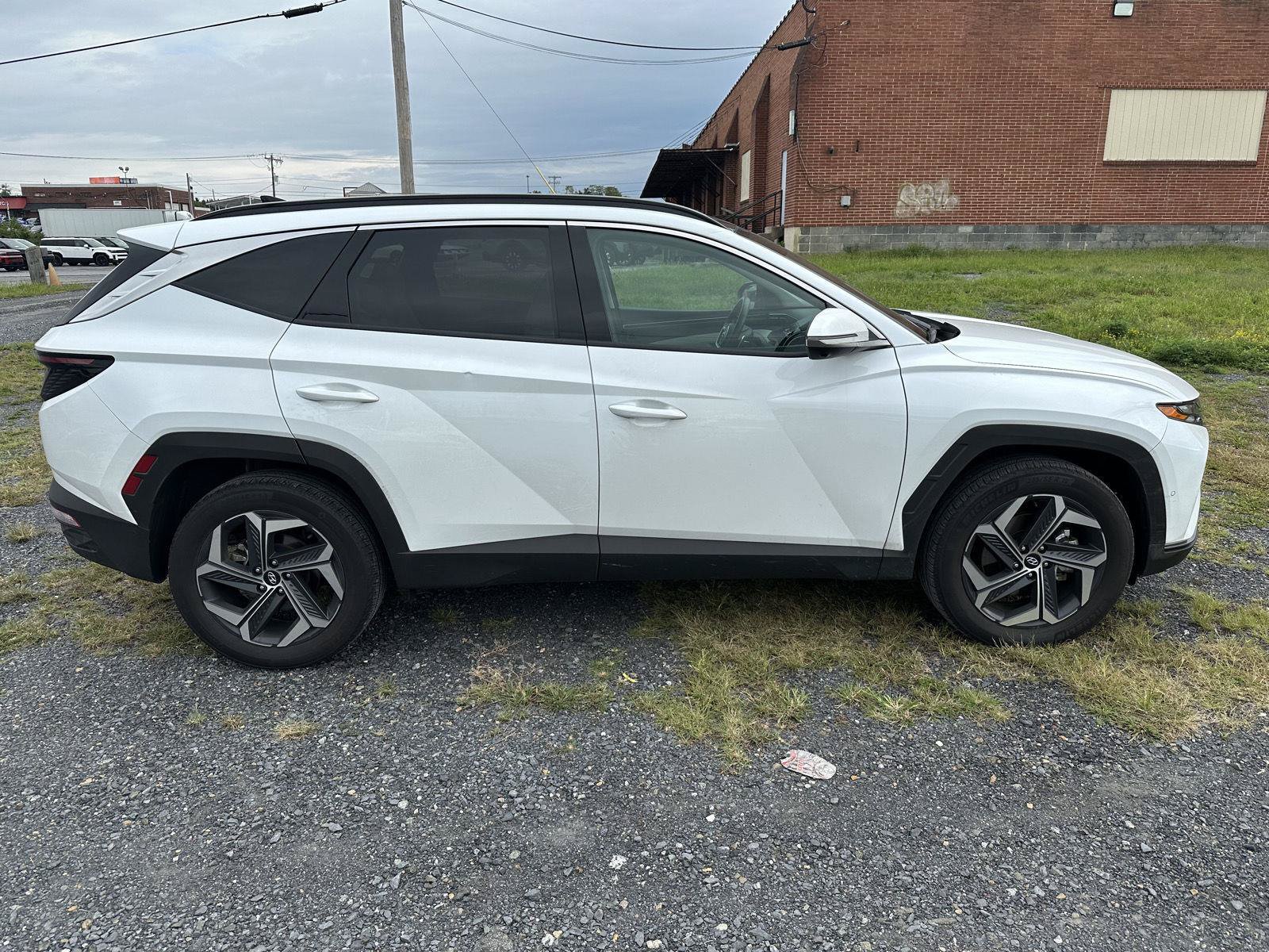 Certified 2024 Hyundai Tucson Limited AWD/4WD image 9
