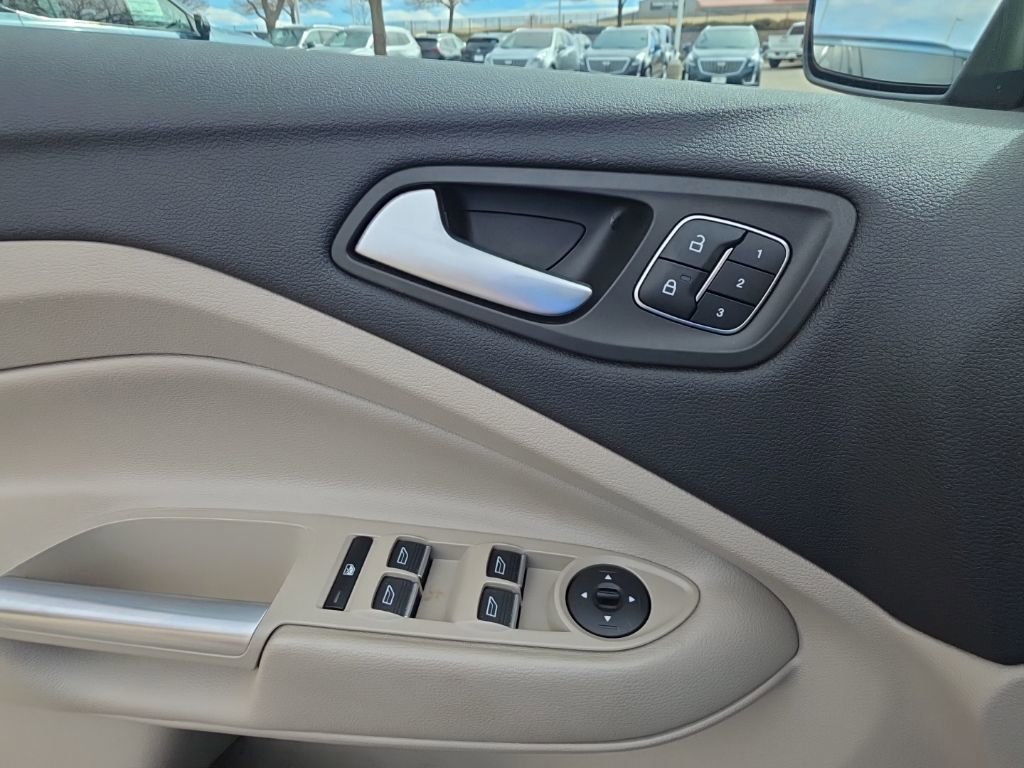 Used 2019 Ford Escape Titanium image 39