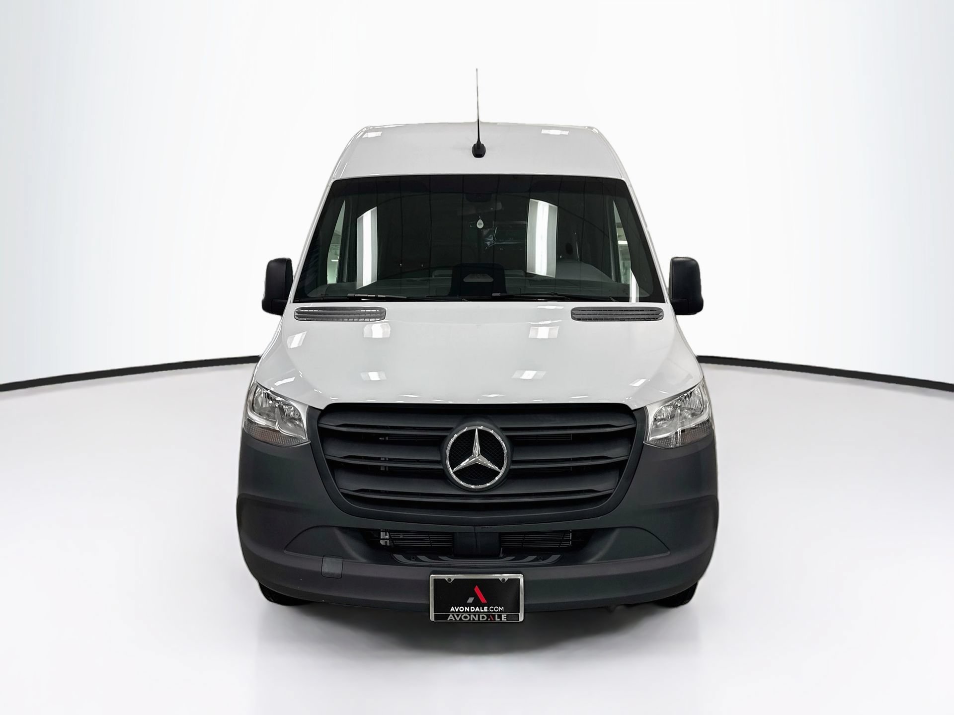 Used 2025 Mercedes-Benz Sprinter 2500 image 2