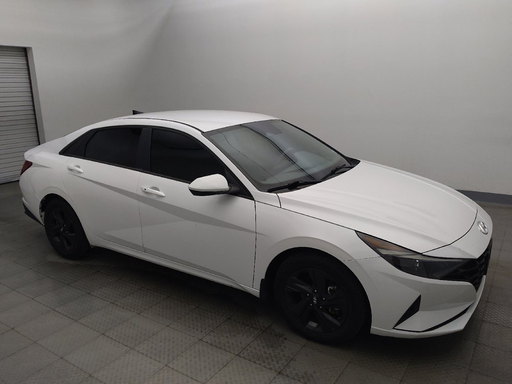 Used 2022 Hyundai Elantra SEL FWD image 11