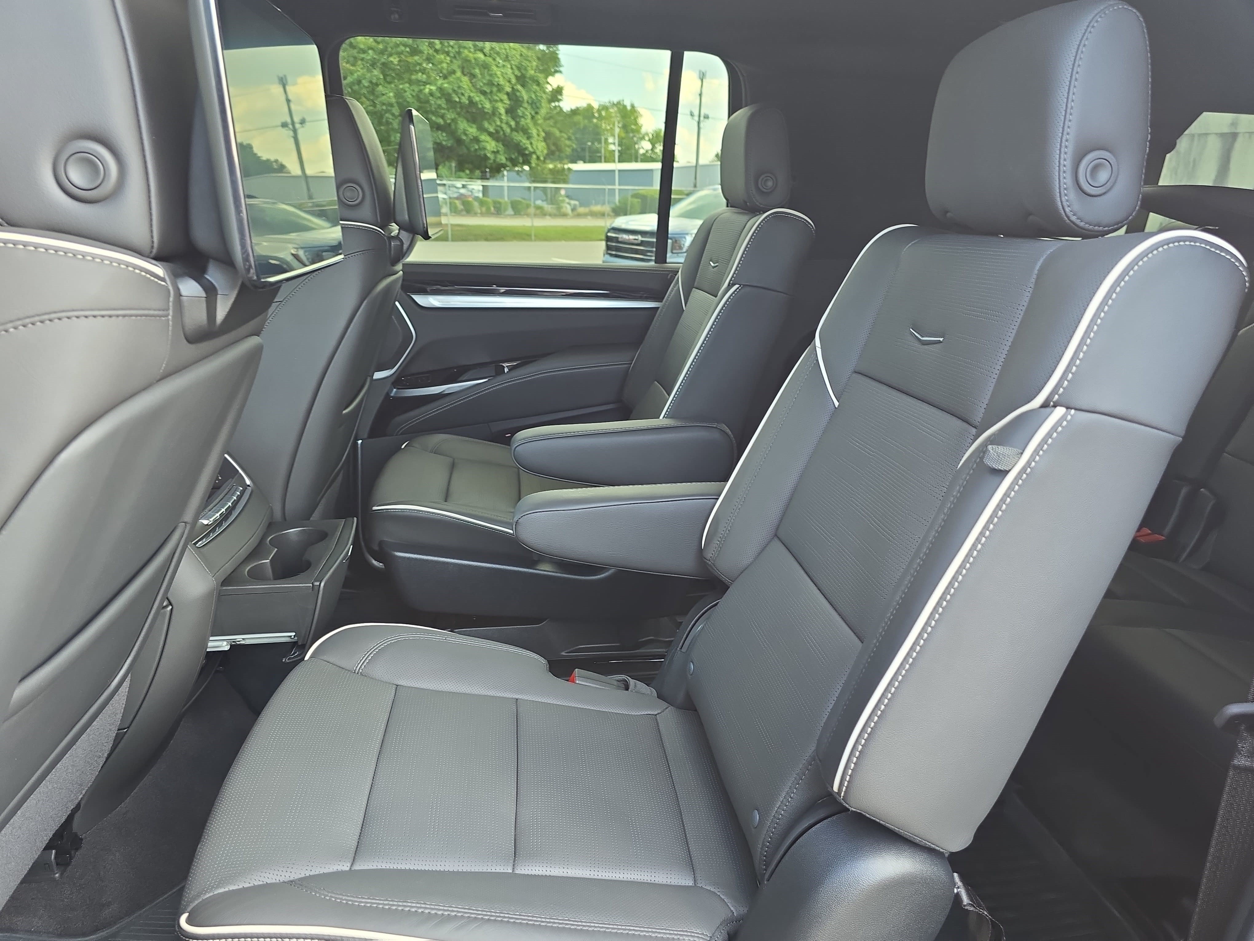 Certified 2026 Cadillac Escalade ESV Sport w/ Touring Package AWD/4WD image 15