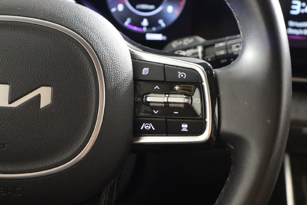 Used 2024 Kia Carnival SX FWD image 10