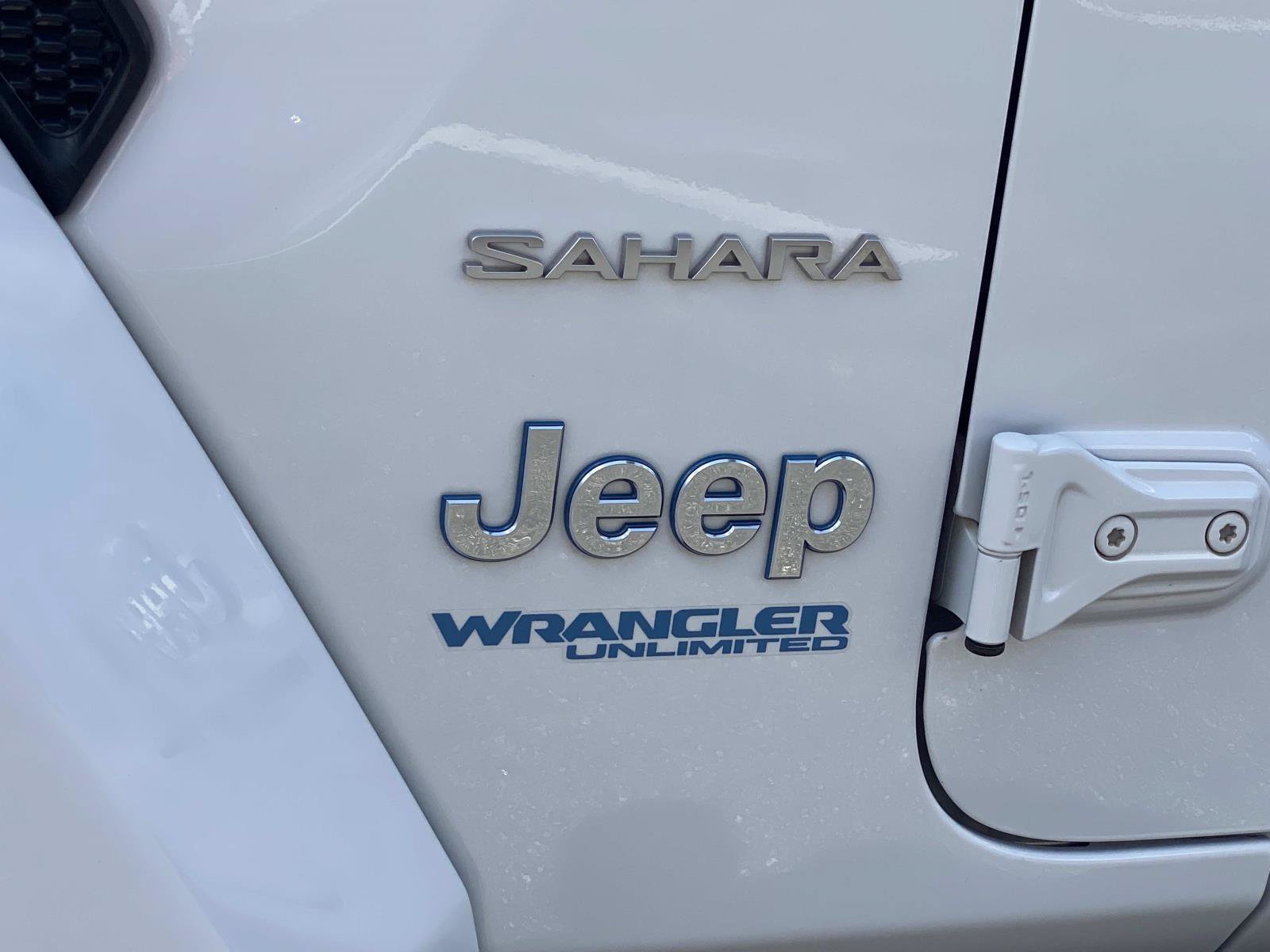 Used 2022 Jeep Wrangler Unlimited Sahara w/ Safety Group AWD/4WD image 13