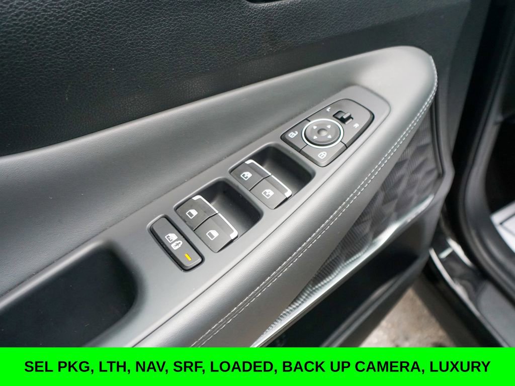 Used 2023 Hyundai Santa Fe SEL w/ Premium Package image 17