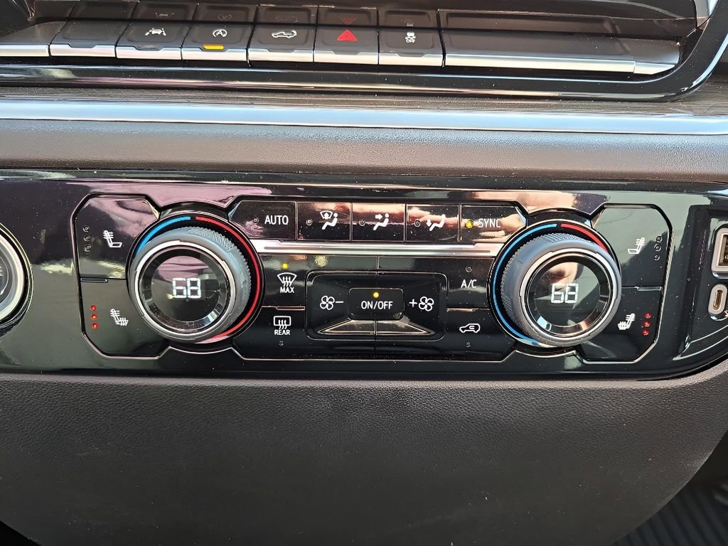 Used 2022 Chevrolet Silverado 1500 LT AWD/4WD image 17