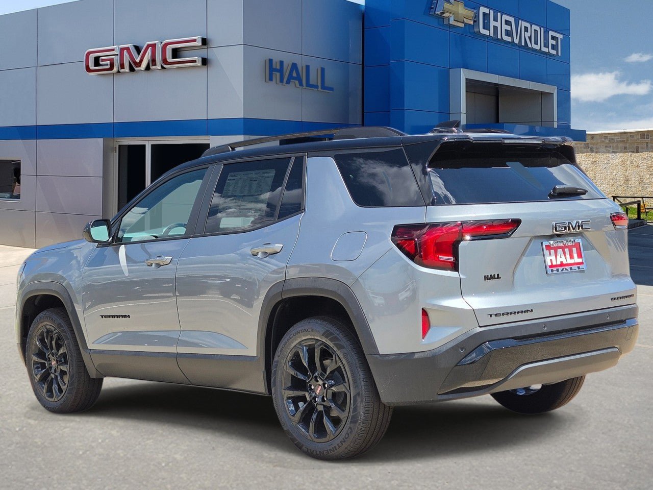New 2027 GMC Terrain Elevation w/ Elevation Premium Package FWD image 3