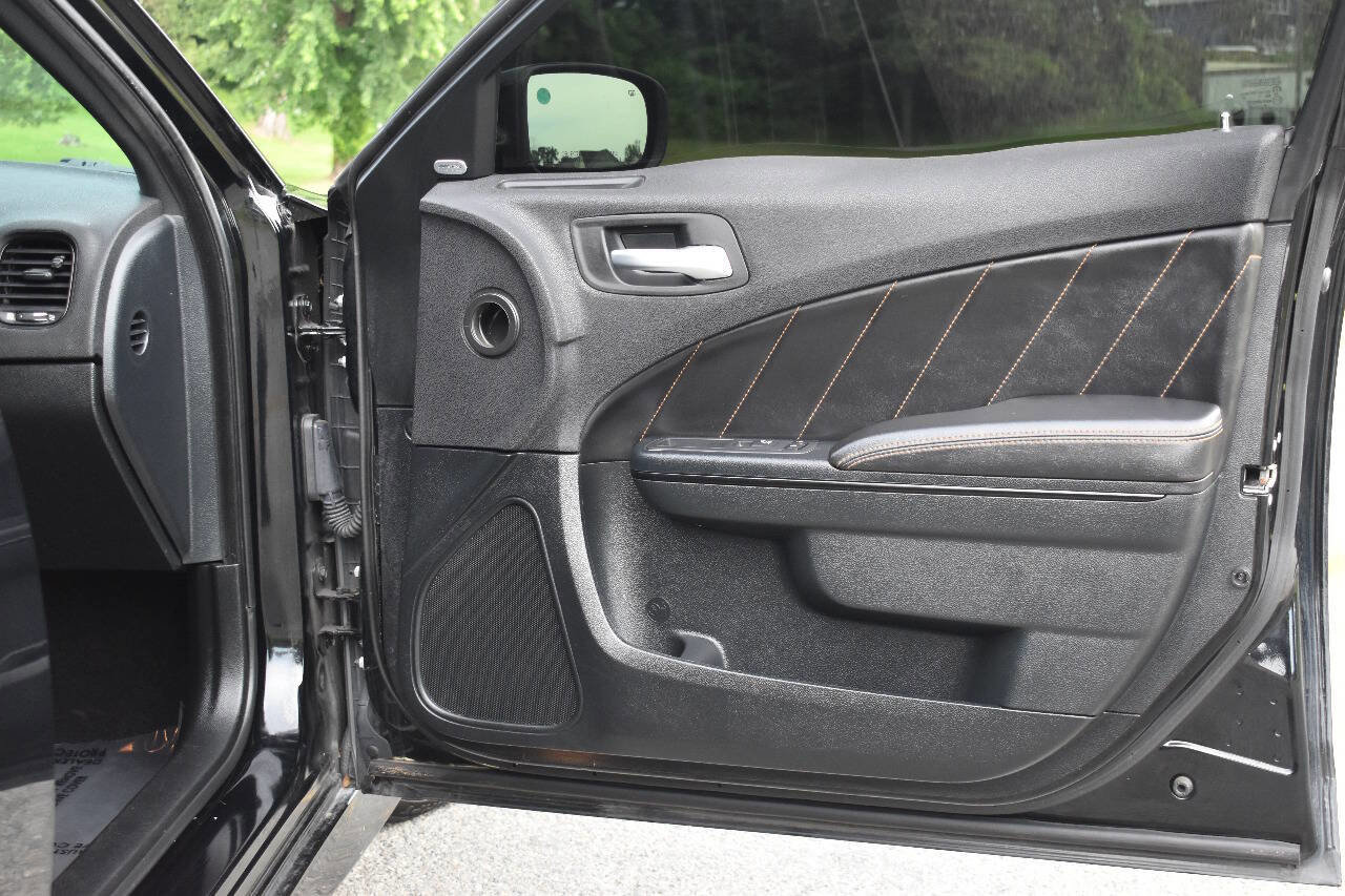 Used 2018 Dodge Charger R/T image 10