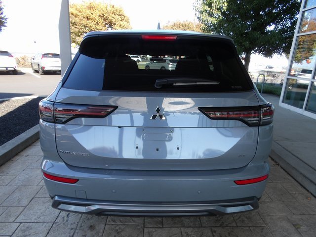 New 2025 Mitsubishi Outlander SE image 6
