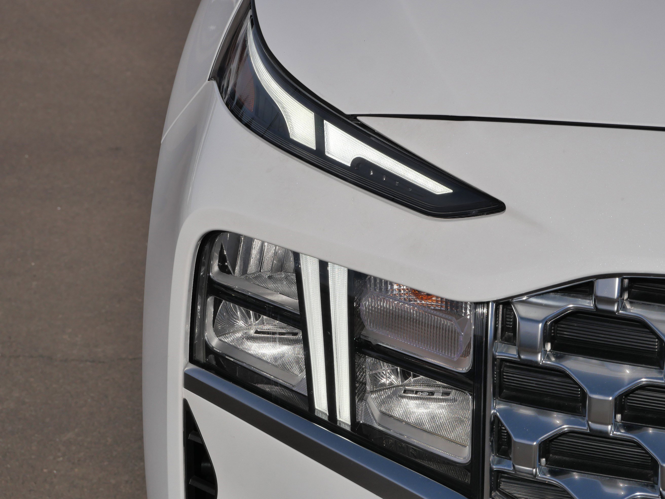 Certified 2023 Hyundai Santa Fe SEL w/ Premium Package AWD/4WD image 16