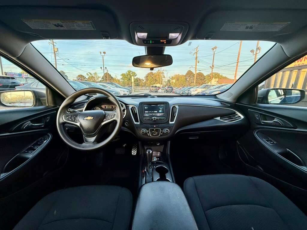 Used 2017 Chevrolet Malibu LS image 16
