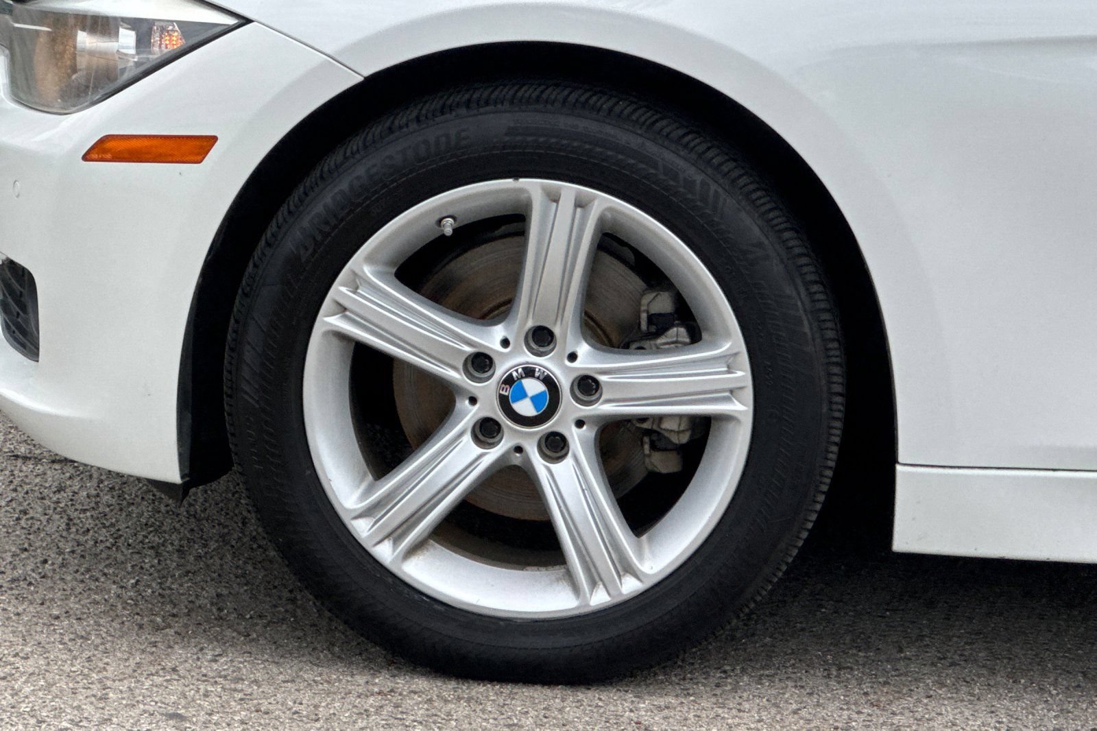 Used 2015 BMW 320i xDrive Sedan AWD/4WD image 25